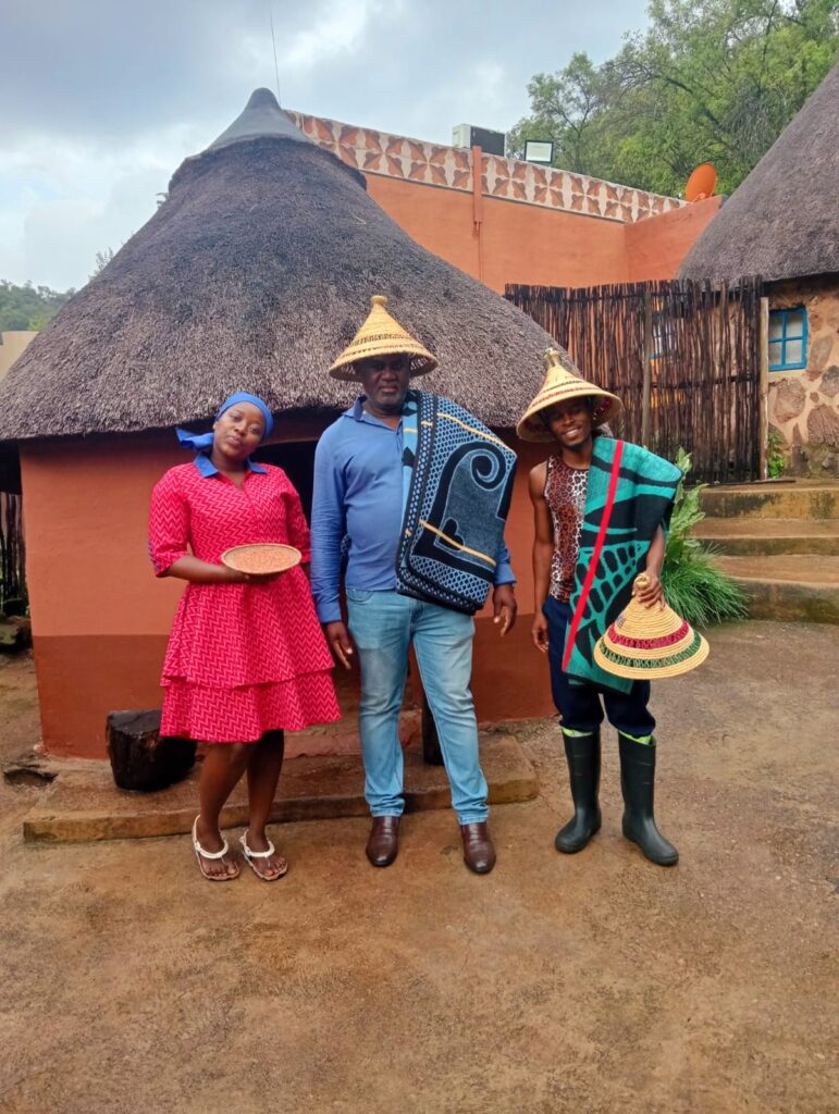 Siyazuza em tourism lesedi cultural village
